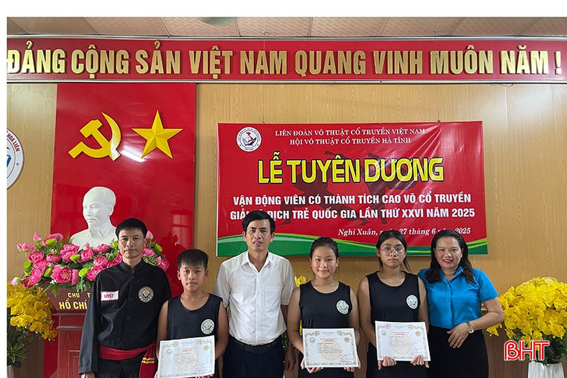 Trường THCS Hoa Liên tuyên dương các võ sinh đạt thành tích cao tại Giải Vô địch trẻ võ cổ truyền toàn quốc năm 2025 bqbht_br_da-sua-hoa-lien.jpg