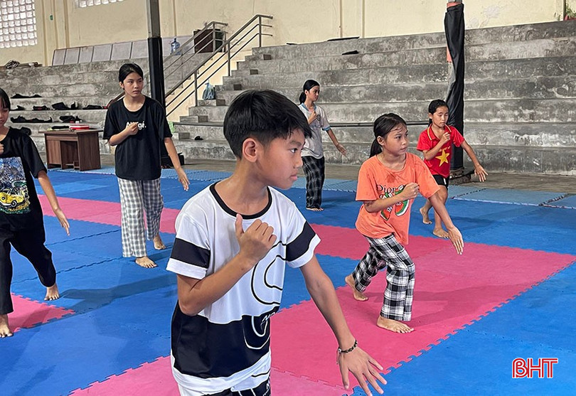 Một buổi tập của Nguyễn Anh Quang cùng các thành viên đội Pencaksilat Hà Tĩnh bqbht_br_anh-sua-vdv-nhi.jpg