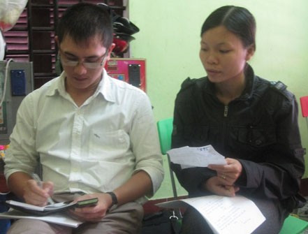 Một trong số các nạn nhân đang tường trình với PV Hatinh Online