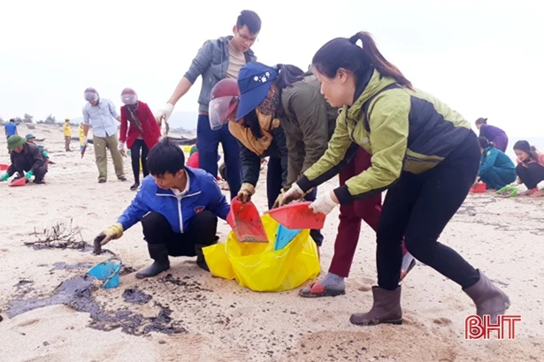 Tuổi trẻ Hà Tĩnh rộn ràng tình nguyện đón xuân