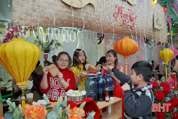 Tiễn năm cũ, đón năm mới cùng Lễ hội ẩm thực của các bé Trường Mầm non Trung Kiên