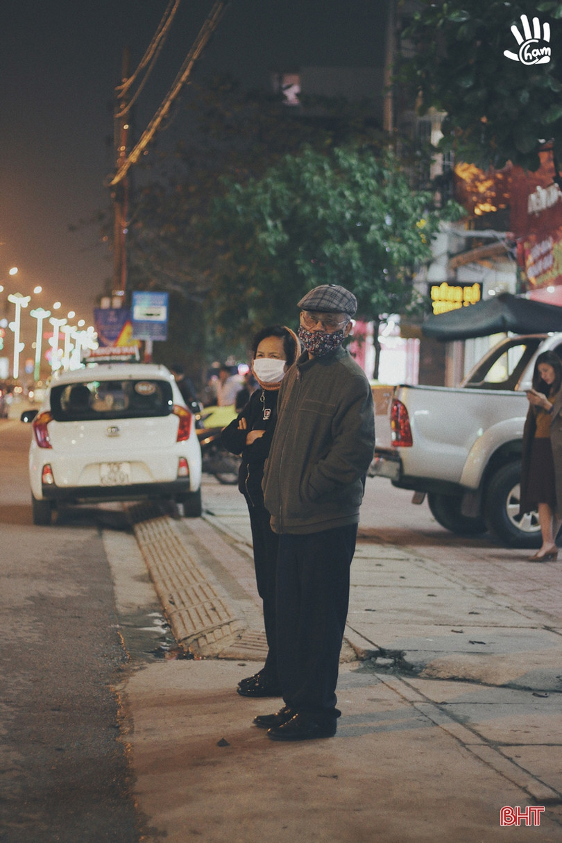 Ngắm Thành Sen đẹp dịu dàng, mộc mạc trong chiều cuối năm