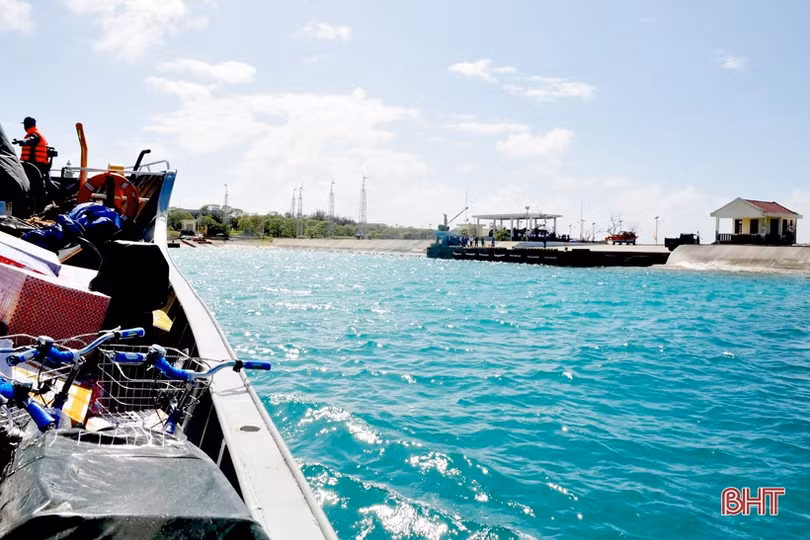 Mang “Tết” ra Trường Sa