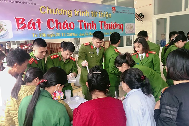 Tuổi trẻ Hà Tĩnh rộn ràng tình nguyện đón xuân