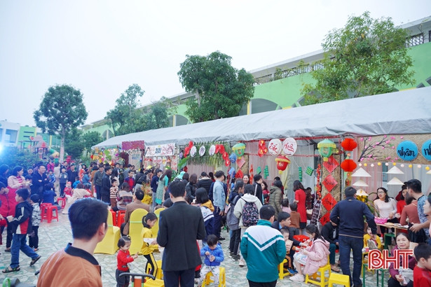 Tiễn năm cũ, đón năm mới cùng Lễ hội ẩm thực của các bé Trường Mầm non Trung Kiên