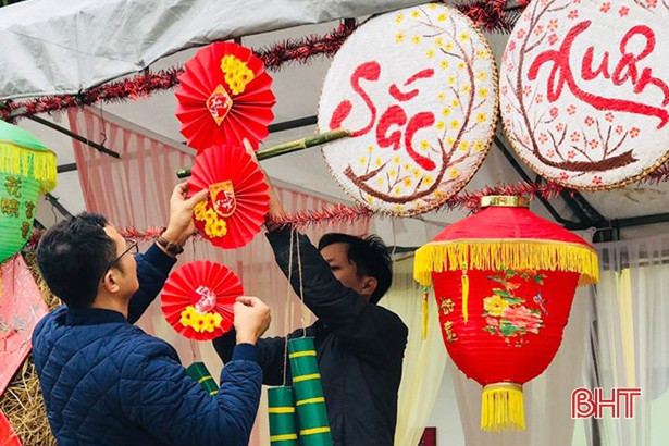 Tiễn năm cũ, đón năm mới cùng Lễ hội ẩm thực của các bé Trường Mầm non Trung Kiên