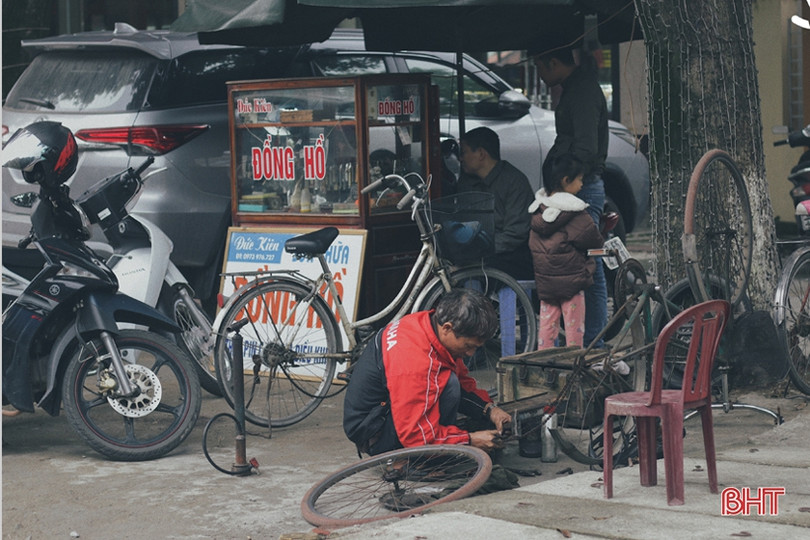 Ngắm Thành Sen đẹp dịu dàng, mộc mạc trong chiều cuối năm