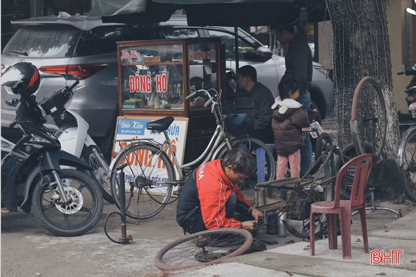 Ngắm Thành Sen đẹp dịu dàng, mộc mạc trong chiều cuối năm