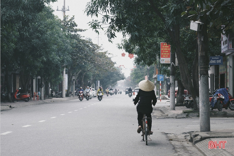 Ngắm Thành Sen đẹp dịu dàng, mộc mạc trong chiều cuối năm