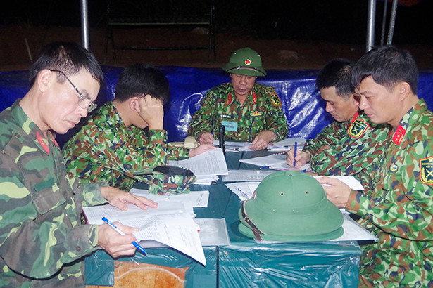 Diễn tập chỉ huy - tham mưu 1 bên 1 cấp trên bản đồ và ngoài thực địa