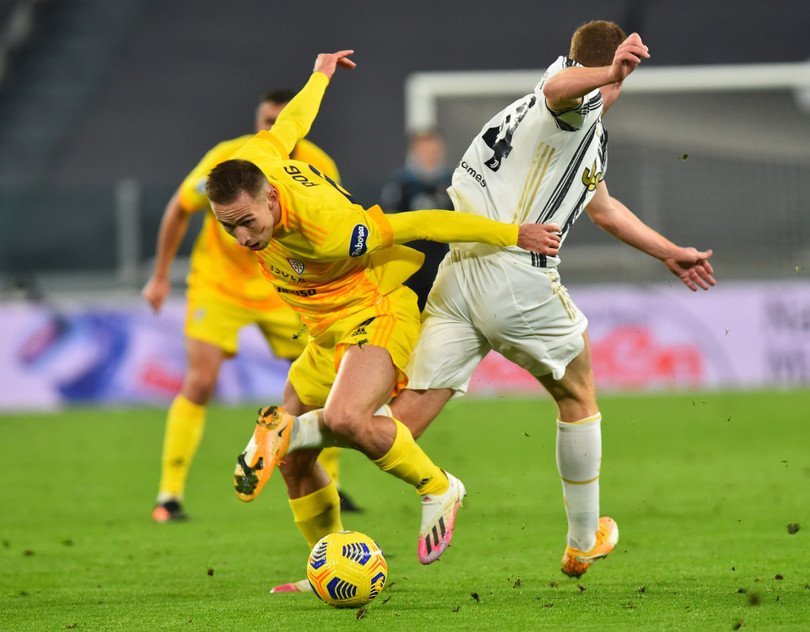 Ronaldo lập cú đúp bàn thắng trong 4 phút