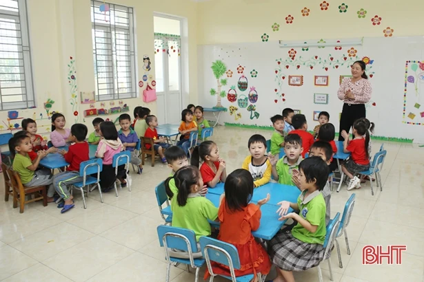 Cô giáo ở Hà Tĩnh làm hiệu trưởng 2 điểm trường cách nhau... 23km