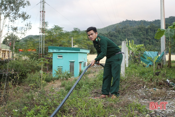 Sau phản ánh của Báo Hà Tĩnh, nước sạch đã về đến Đồn Biên phòng Phú Gia