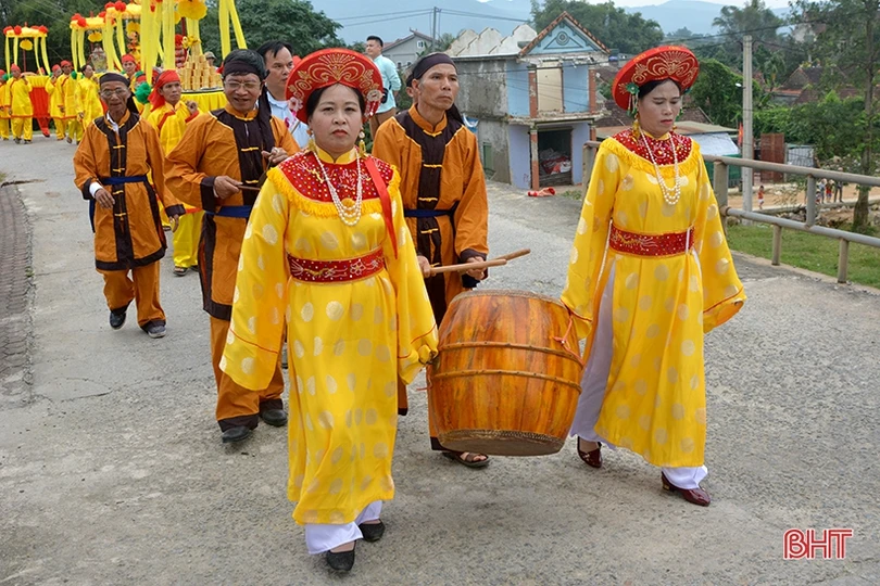 Tưng bừng khai hội Đền Cả - Dinh đô Quan Hoàng Mười ở Hà Tĩnh