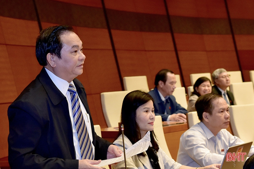 Đoàn ĐBQH Hà Tĩnh: Không nên tách Luật Giao thông đường bộ