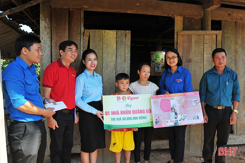 Nhiều tổ chức, doanh nghiệp tiếp tục hướng về Hà Tĩnh sau lũ