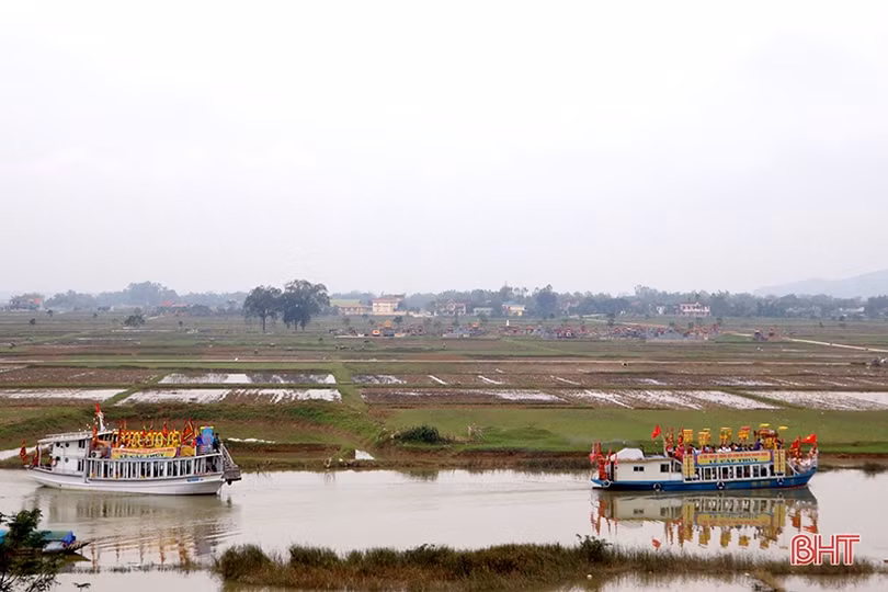Tưng bừng khai hội Đền Cả - Dinh đô Quan Hoàng Mười ở Hà Tĩnh