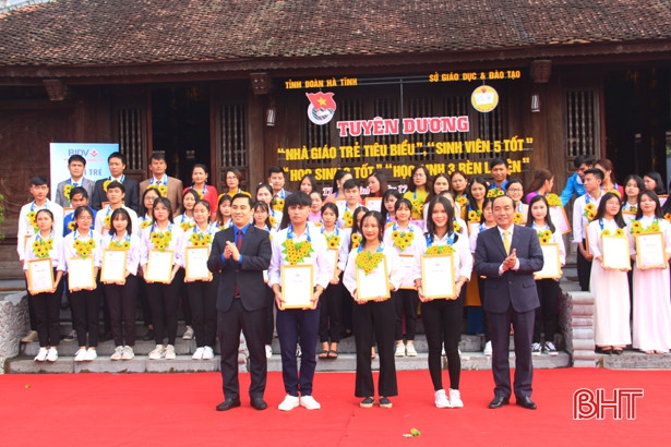 Hà Tĩnh tuyên dương 60 nhà giáo trẻ, học sinh, sinh viên tiêu biểu