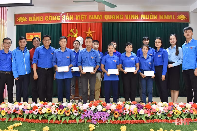 Nhiều tổ chức, doanh nghiệp tiếp tục hướng về Hà Tĩnh sau lũ