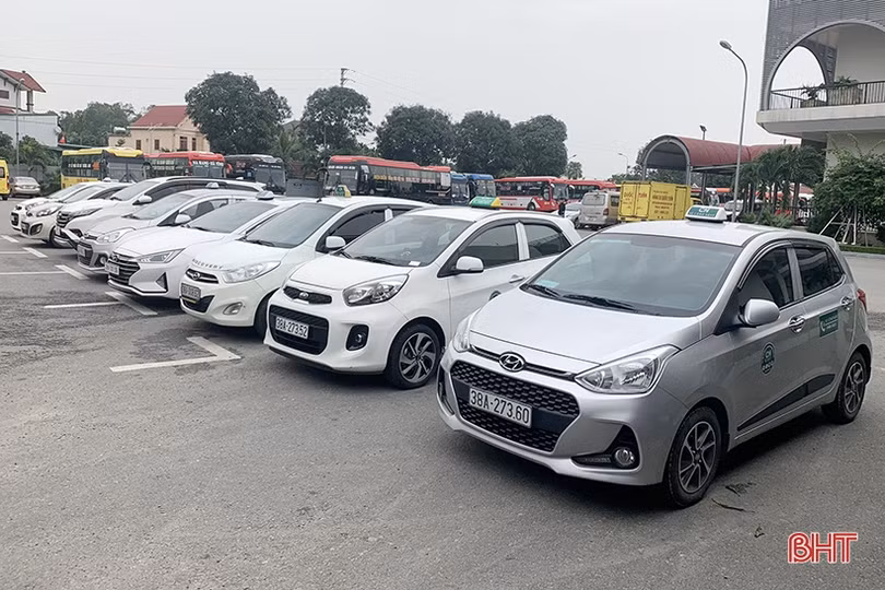 Xe công nghệ CN - “Dù nắng, dù mưa đón đưa tận nhà”