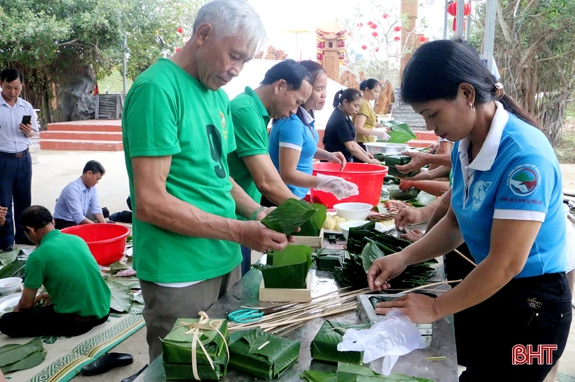 Tưng bừng khai hội Đền Cả - Dinh đô Quan Hoàng Mười ở Hà Tĩnh