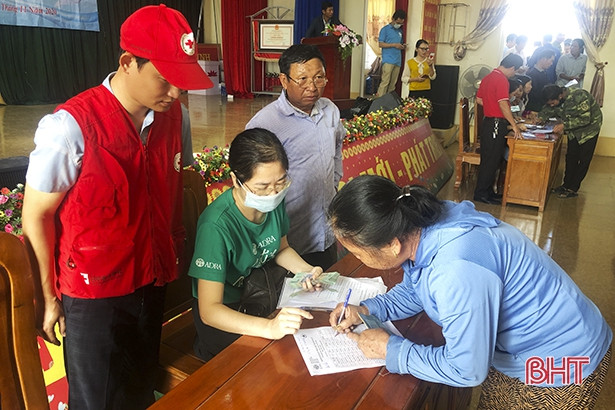 Nhiều tổ chức, doanh nghiệp tiếp tục hướng về Hà Tĩnh sau lũ