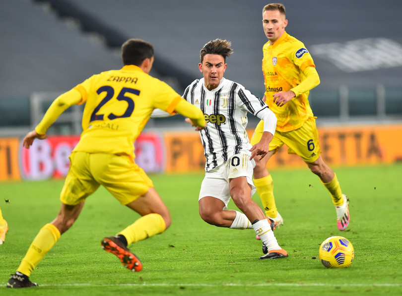 Ronaldo lập cú đúp bàn thắng trong 4 phút