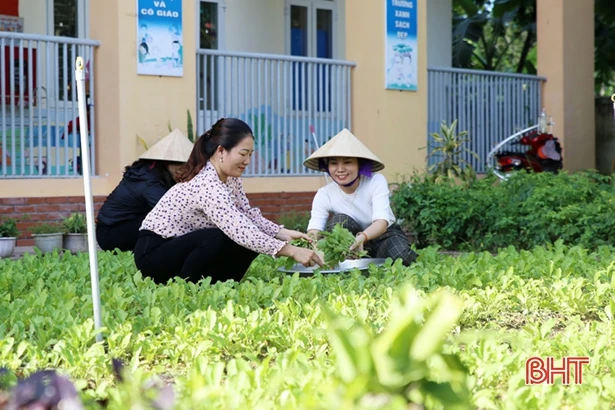 Cô giáo ở Hà Tĩnh làm hiệu trưởng 2 điểm trường cách nhau... 23km
