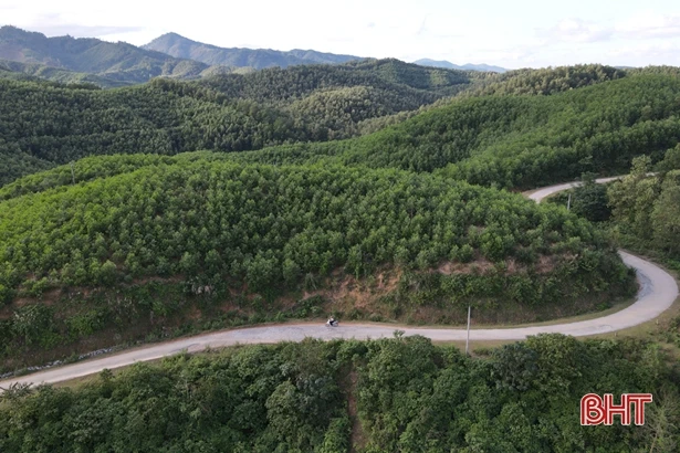 Cô giáo ở Hà Tĩnh làm hiệu trưởng 2 điểm trường cách nhau... 23km