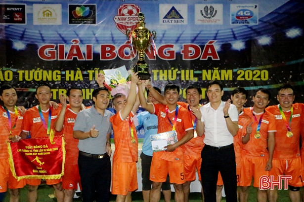 FC K54 Vô địch giải bóng đá lão tướng tranh Cúp Nam sport