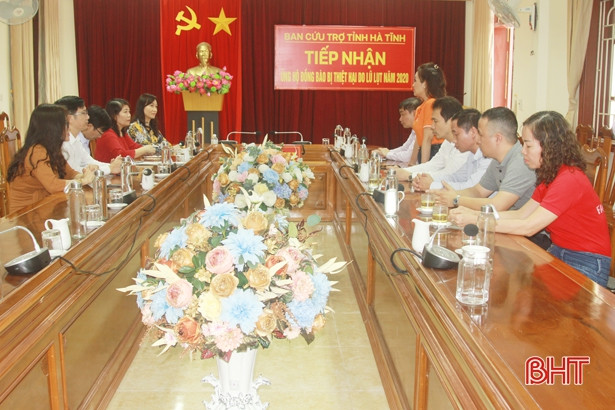 Nhiều tổ chức, doanh nghiệp tiếp tục hướng về Hà Tĩnh sau lũ