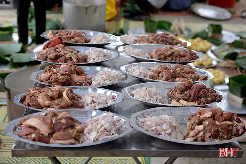 Gói 1.200 bánh chưng dâng lên Lễ hội đền Cả - Dinh đô quan Hoàng Mười