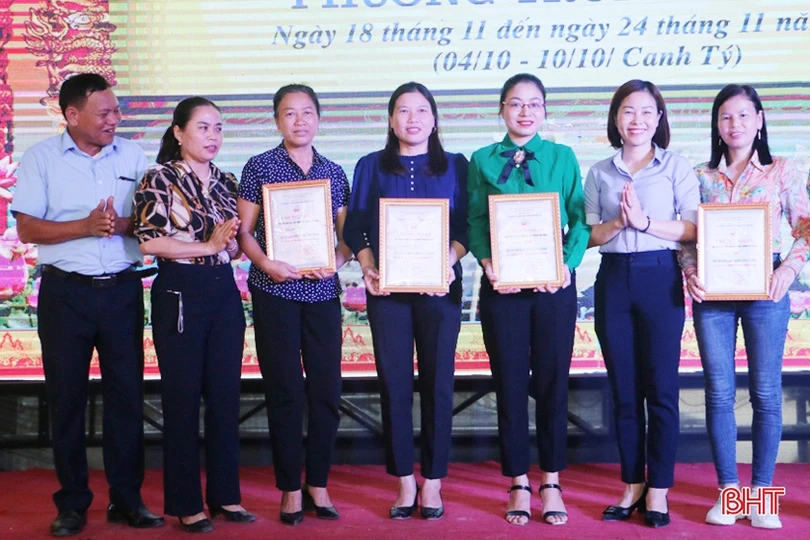 Tưng bừng khai hội Đền Cả - Dinh đô Quan Hoàng Mười ở Hà Tĩnh