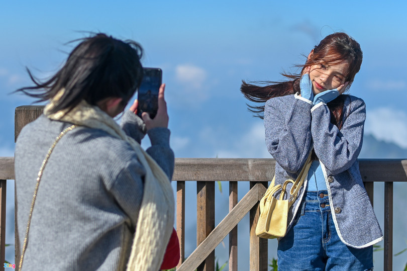 Dòng sông mây trên đỉnh núi cao nhất Việt Nam
