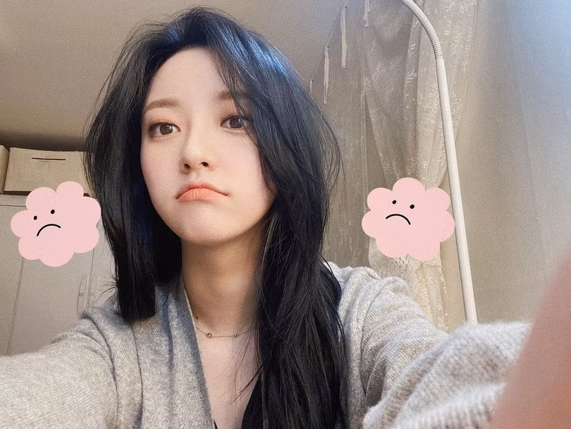 Chẳng cần nhuộm tóc màu mè, chị em vẫn trẻ trung hết cỡ khi để tóc tối màu 