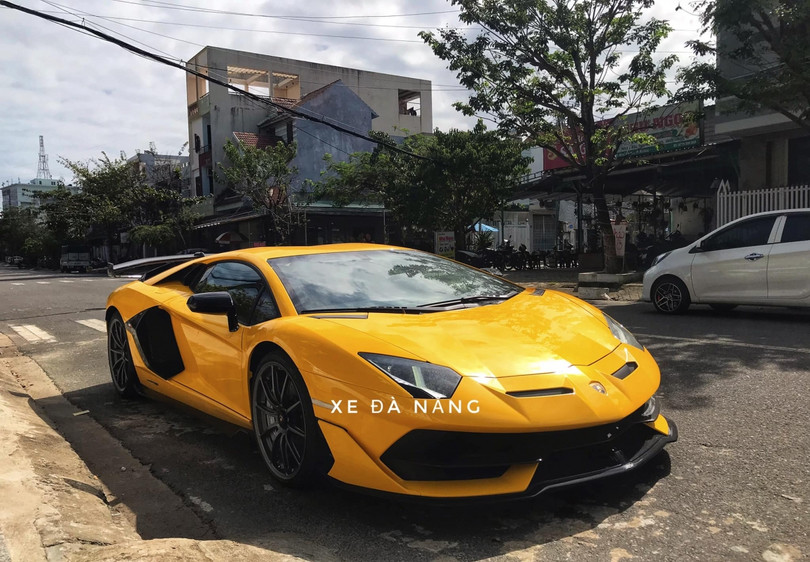 Cận cảnh siêu phẩm Lamborghini Aventador SVJ vừa “cập bến” Việt Nam