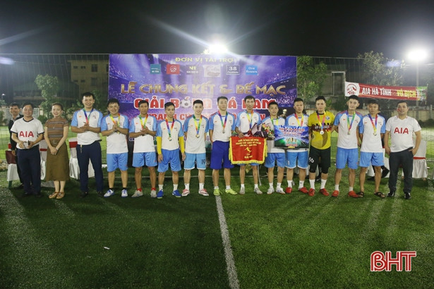 CLB Phúc Sport vô địch giải bóng đá gây quỹ cho người khuyết tật