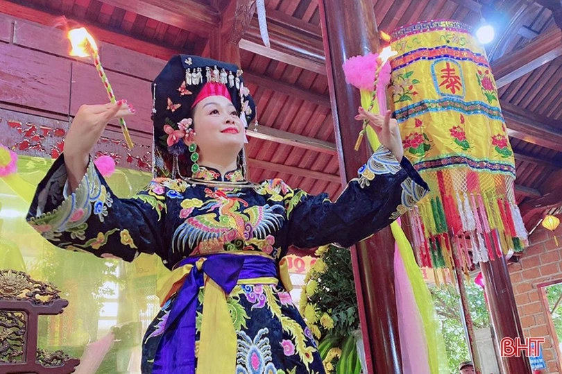 Tưng bừng khai hội Đền Cả - Dinh đô Quan Hoàng Mười ở Hà Tĩnh