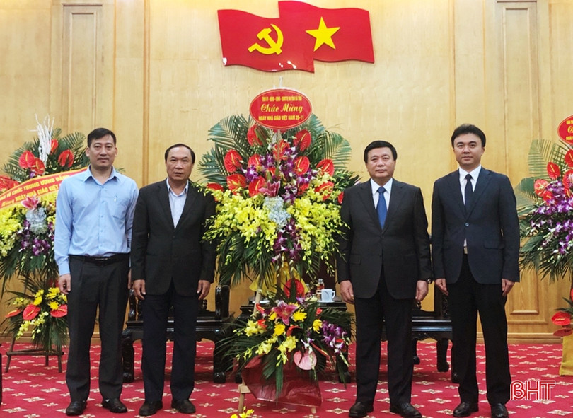 Lãnh đạo tỉnh Hà Tĩnh chúc mừng Học viện Chính trị Quốc gia Hồ Chí Minh