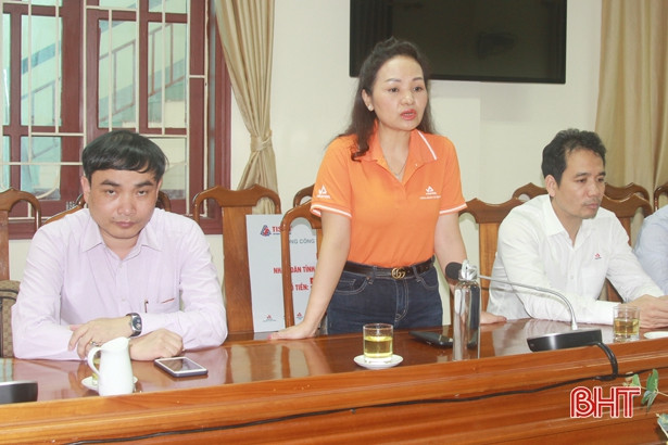 Nhiều tổ chức, doanh nghiệp tiếp tục hướng về Hà Tĩnh sau lũ