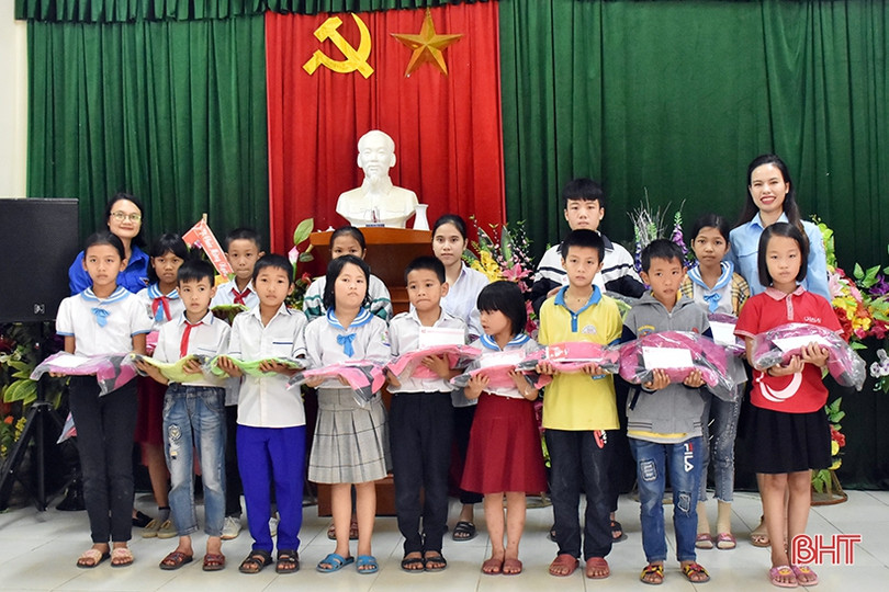 Nhiều tổ chức, doanh nghiệp tiếp tục hướng về Hà Tĩnh sau lũ