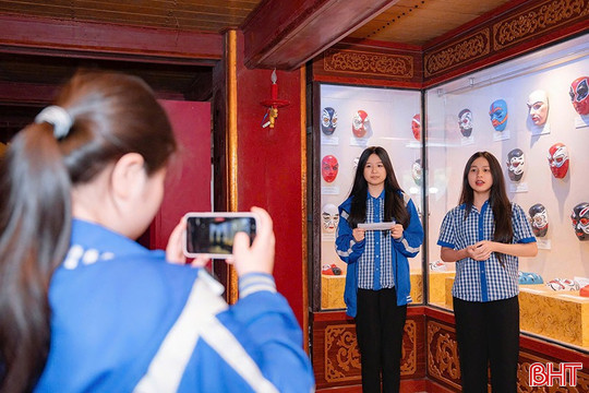 Từ “nghe - chép” đến trải nghiệm - sinh động hóa môn Lịch sử