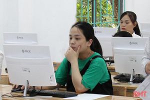 143 thí sinh thi tuyển công chức cấp xã ở Nghi Xuân, Hương Khê