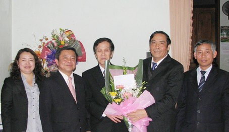 ... và thầy Thuốc ưu tú Phạm Xuân Minh