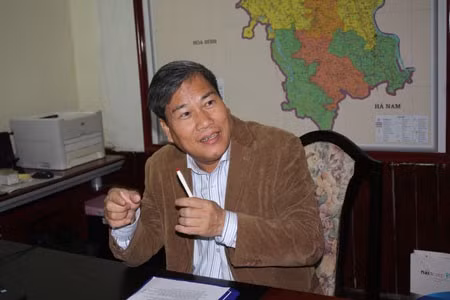 Ông Lê Xuân Rao trao đổi về cuộc họp sáng nay Ông Lê Xuân Rao trao đổi về cuộc họp sáng nay