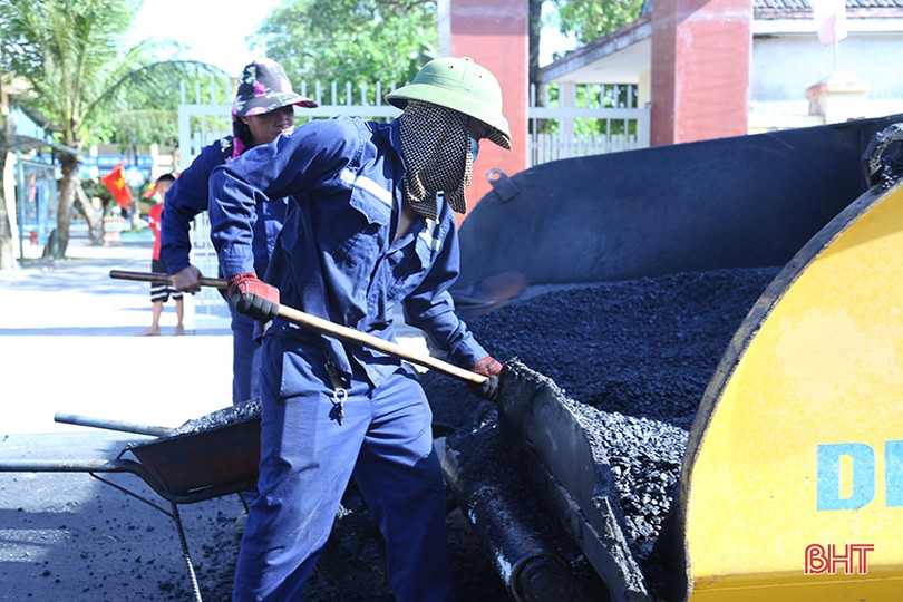 Khẩn trương thi công đường huyện 132 ở Cẩm Xuyên