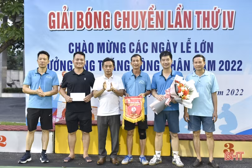 Văn phòng Tỉnh ủy, Đảng ủy Khối các cơ quan và doanh nghiệp tỉnh nhất Giải Bóng chuyền toàn khối năm 2022
