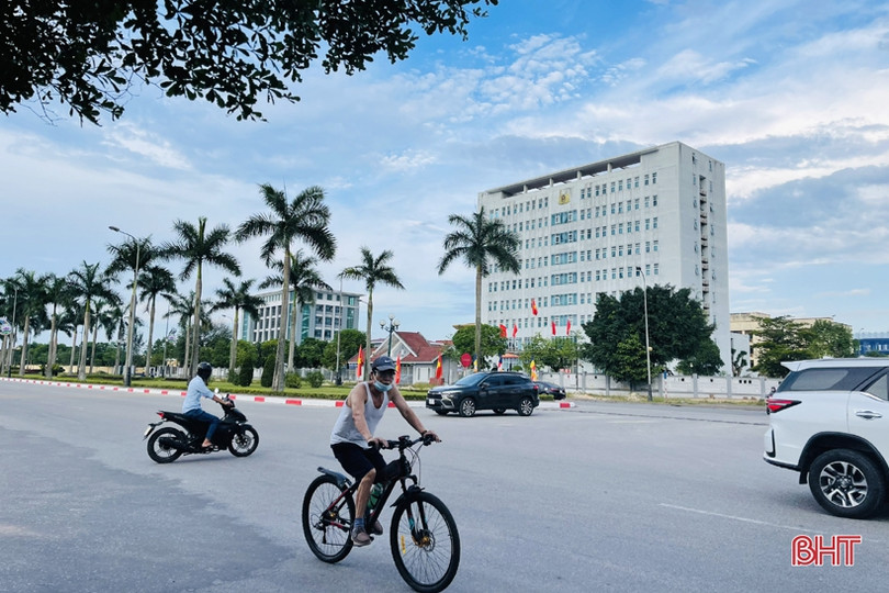 Đèn giao thông ở TP Hà Tĩnh “phập phù”, người đi đường gặp khó