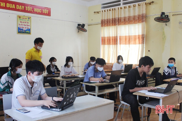 43 học sinh tiểu học và THCS thi tin học trẻ cấp huyện năm 2022