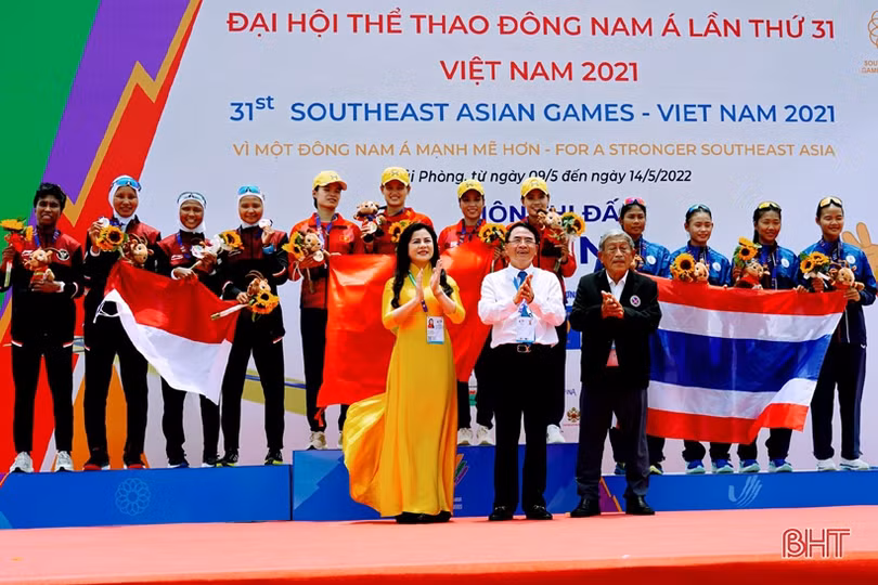 Chuyện chưa kể về nữ VĐV Hà Tĩnh giành HCV môn đua thuyền Rowing tại SEA Games 31